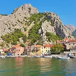 Cetina דירה אומיס