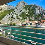 شقة Cetina *