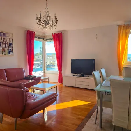 Cetina شقة *